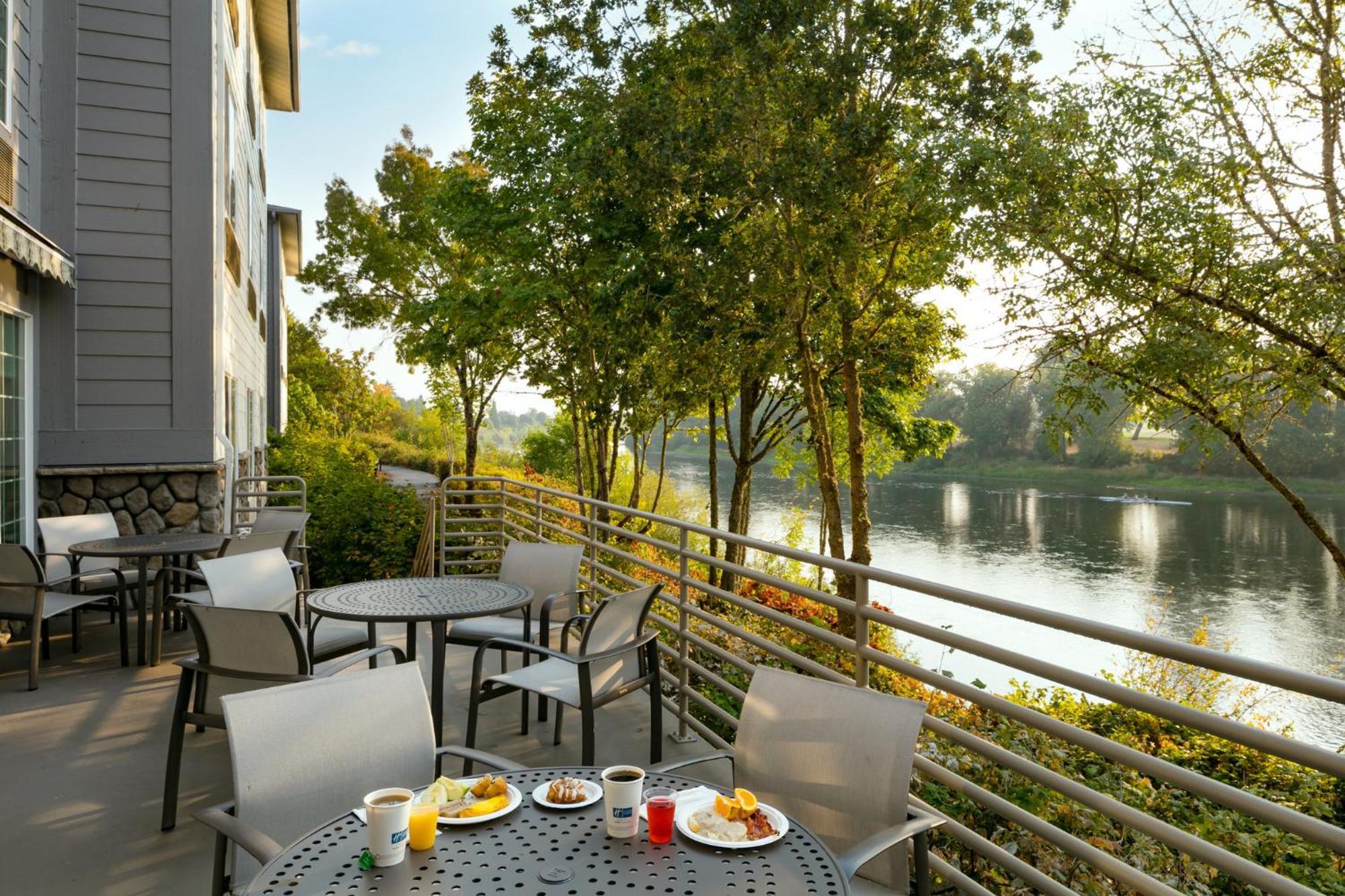 Holiday Inn Express Corvallis-On The River By Ihg Dış mekan fotoğraf